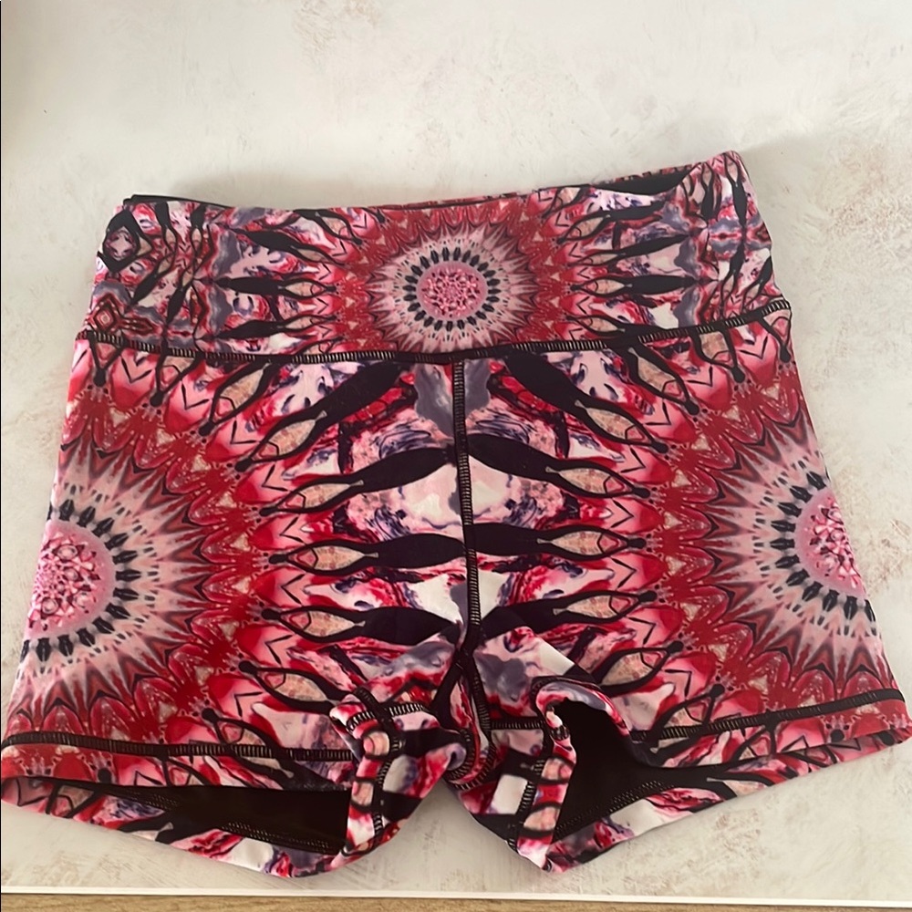 Wolven Shakti Athletic Shorts Red and Black Mandala Pattern